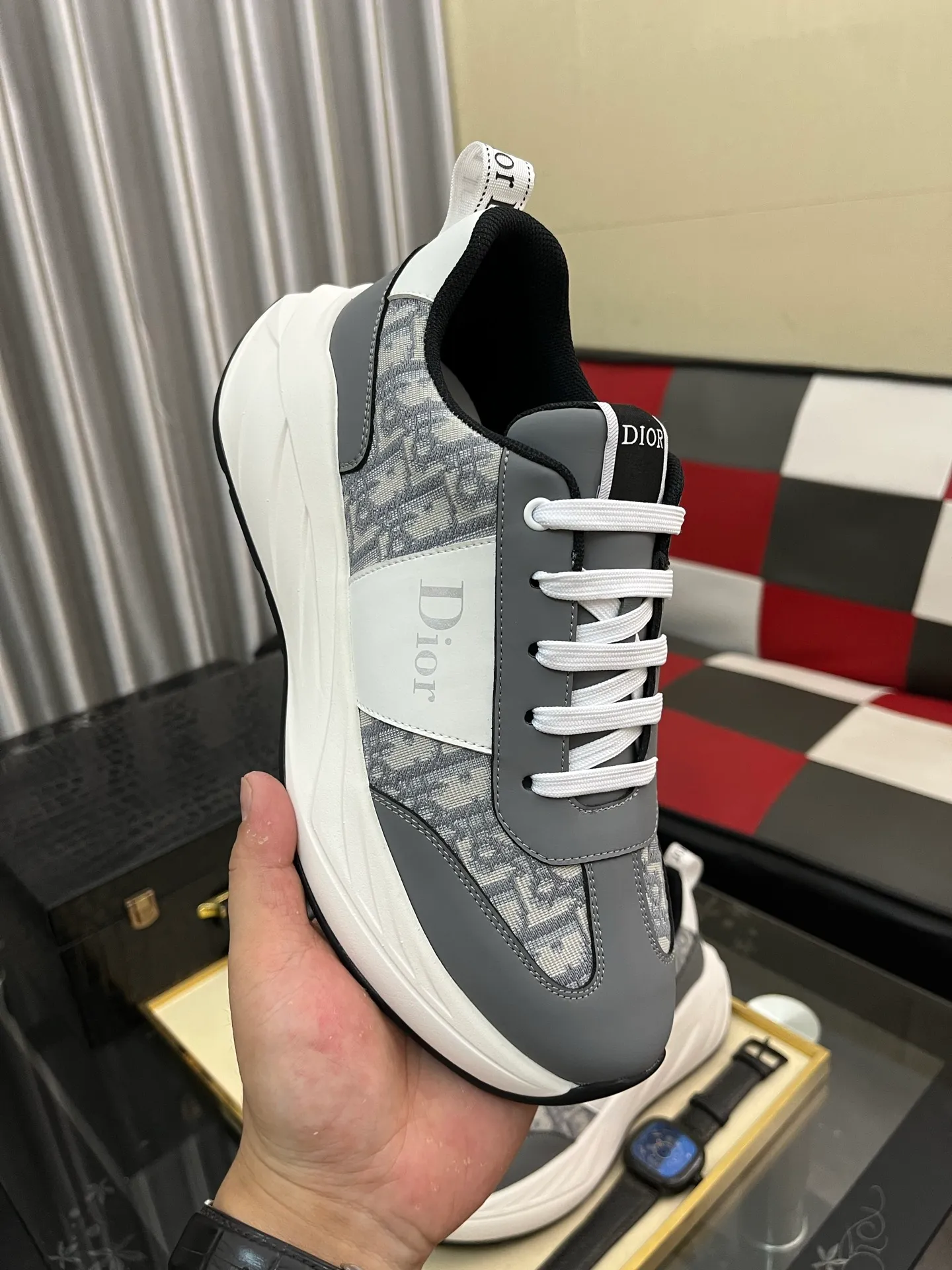 Men's shoes💰438⌚️⌚️[Dior] Dior's new men's genuine leather casual shoes, the highest version on the market, any comparison is welcome🆚! The original leather has excellent texture and is super high-end! Fetal sheep net lining imported from Italy, removable pad! Luxurious materials and fine workmanship, highly recommended! Code number: 38-442️⃣Colors available